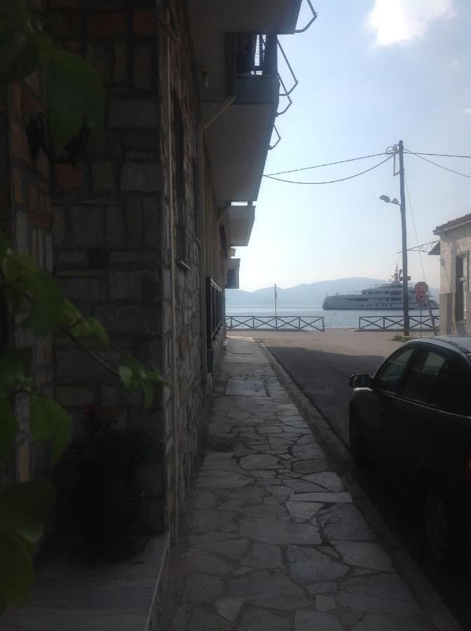 Filippos Apartments: Seaside Panoramic Views Agria Exterior photo